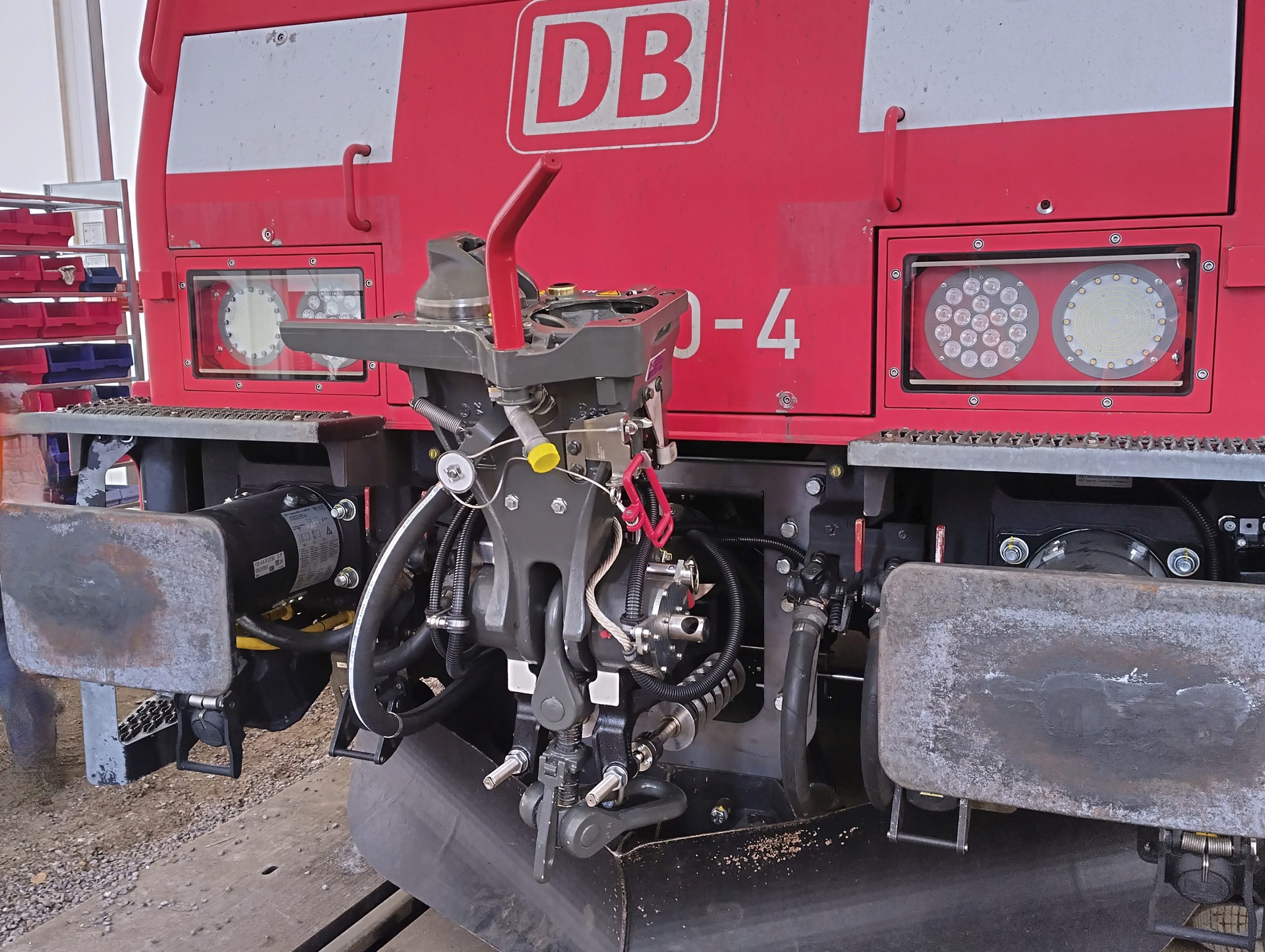 First locomotive with Hybrid-DACs of two manufacturers successfully tested in the Train Test Lab